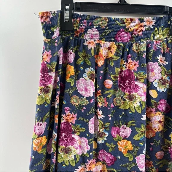 Y2K Forever 21 Navy Floral Knee Length Skirt Lace Hem Women’s Size Large - Picture 2 of 5